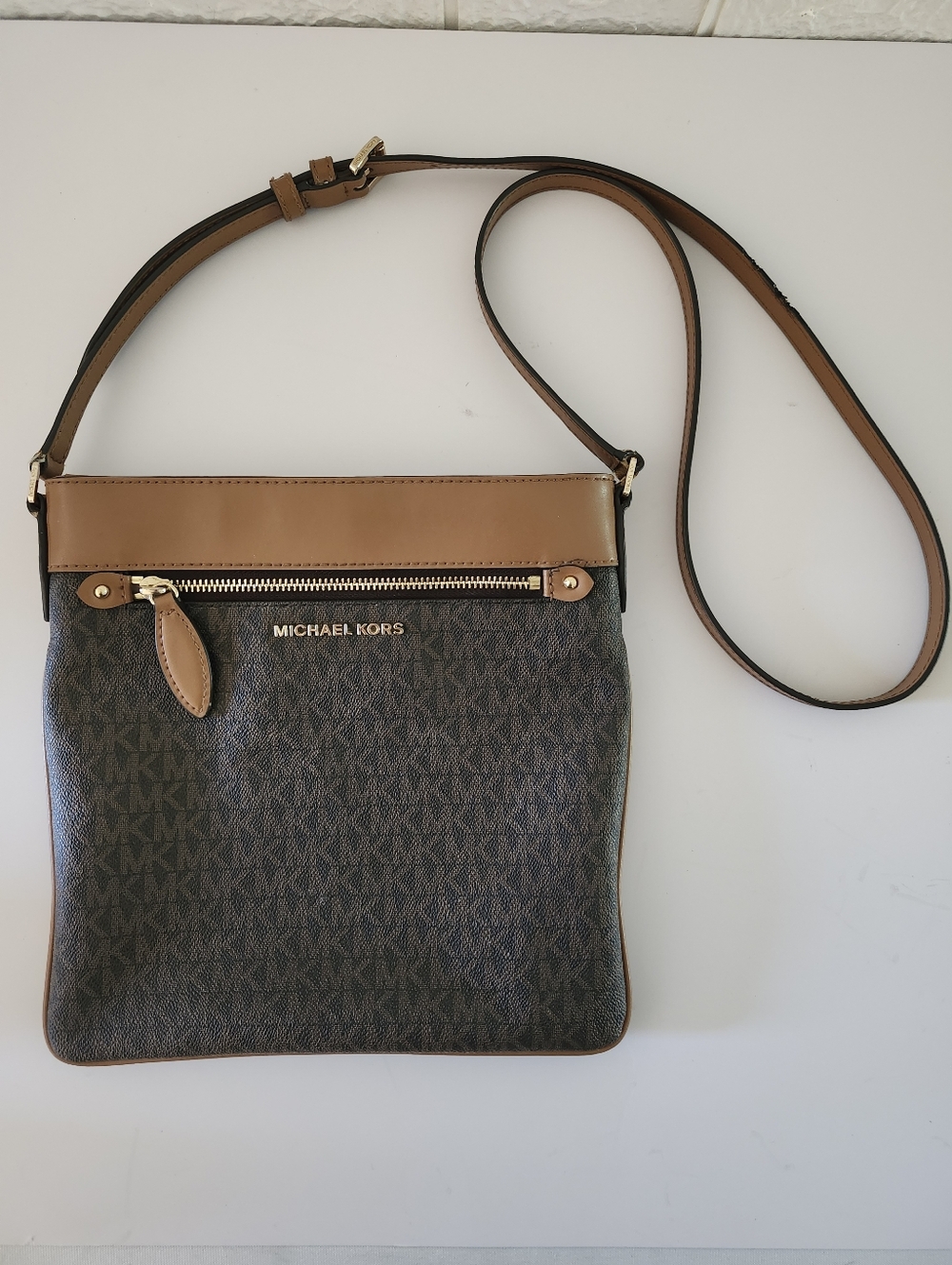 Michael Kors Jet Set North South Crossbody Brown Leather Gold Crossbody Classic